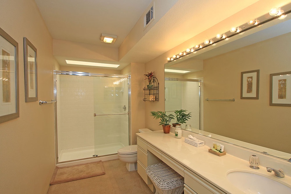 Bathroom with shower unit