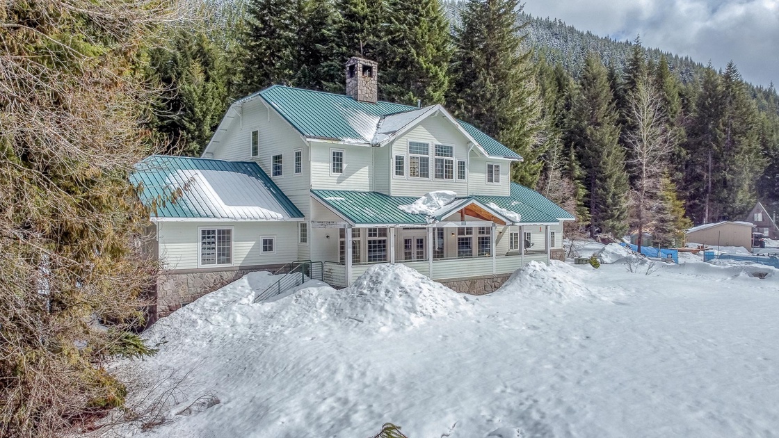 The Coho Lodge & The Chinook Lodge at Government Camp