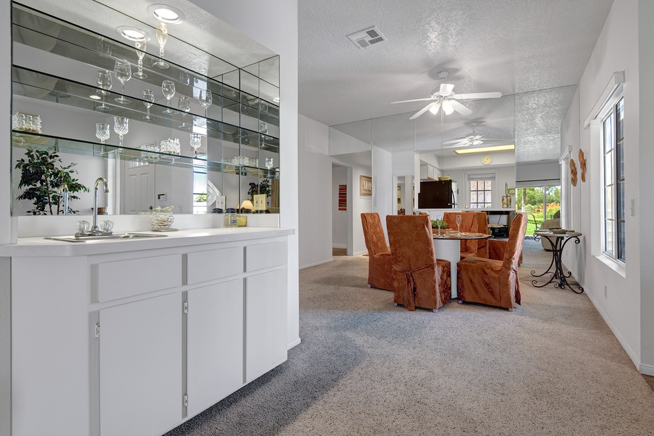 WET BAR TO DINING.jpg mls