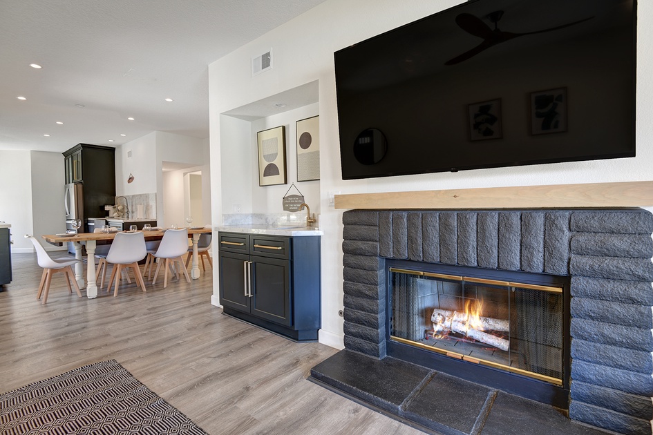 FIREPLACE TO BAR.jpg mls