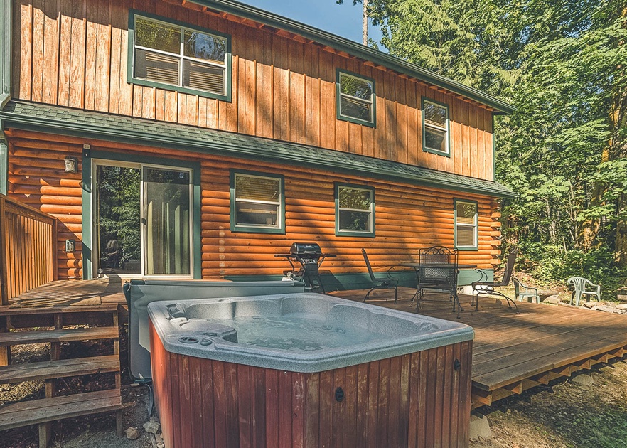 Mountain cabin 山小屋 小さな高山湖が見えるキャビン in ファイブ・パイン・メサ大牧場