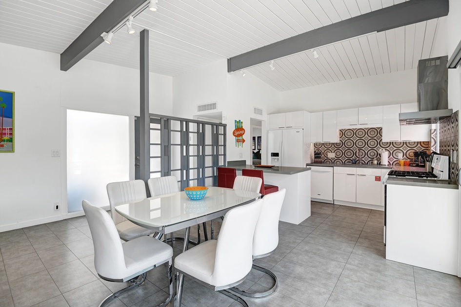 DINING SPACE TO KITCHEN