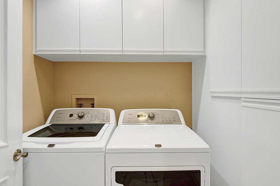 LAUNDRY ROOM.jpg mls