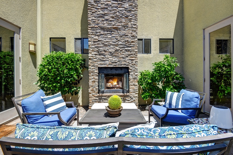 OUTDOOR FIREPLACE