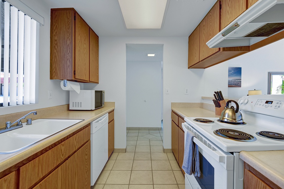 KITCHEN CONTINUED.jpg mls