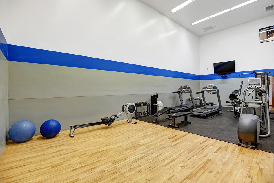 COMMUNITY GYM REVERSE