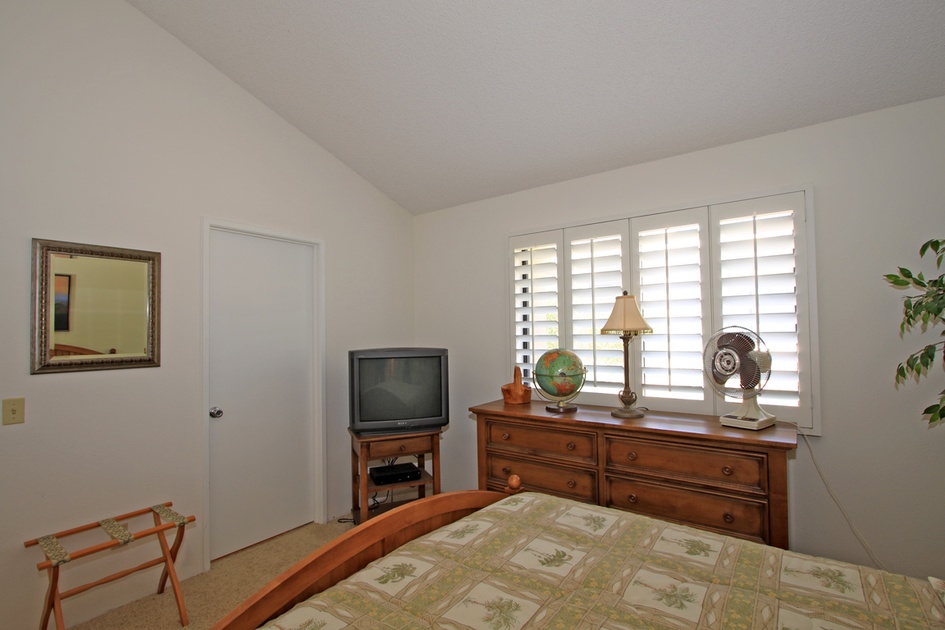 Queen Bedroom