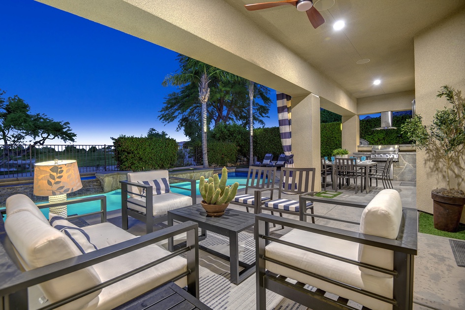 NIGHT COVERED PATIO