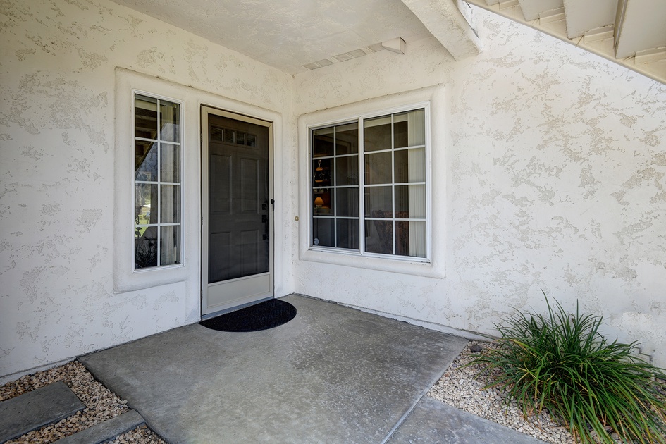 FRONT DOOR.jpg mls