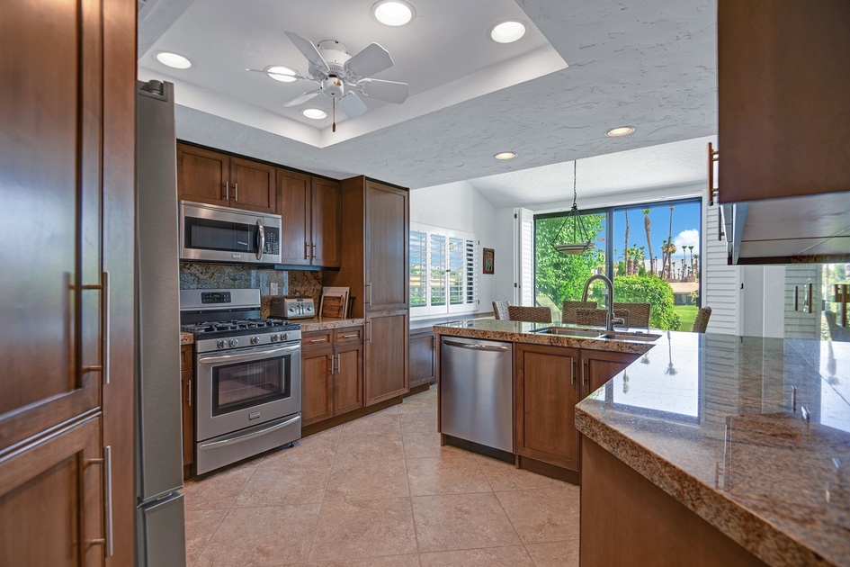 KITCHEN REVERSE.jpg mls