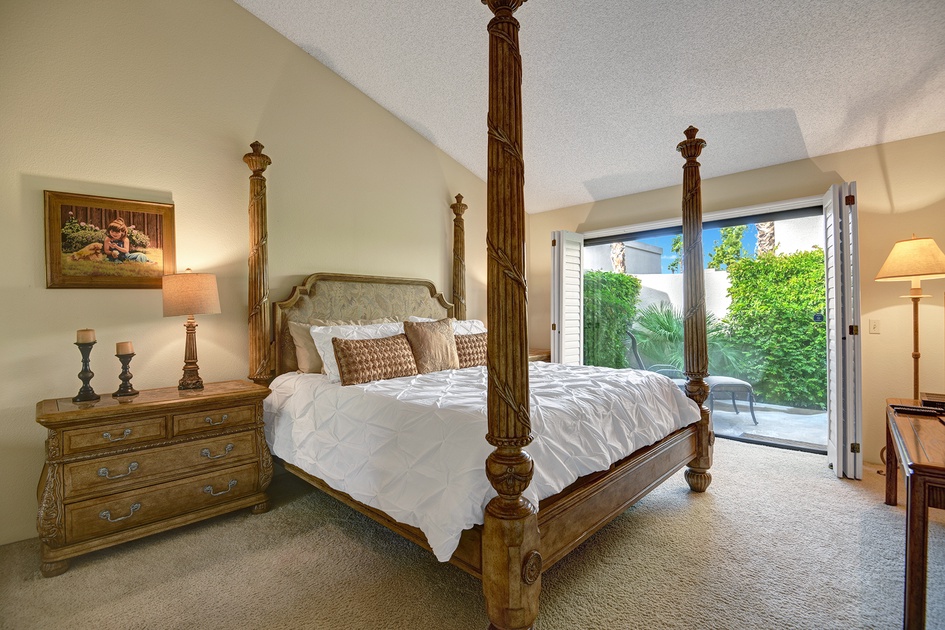 MAIN BEDROOM