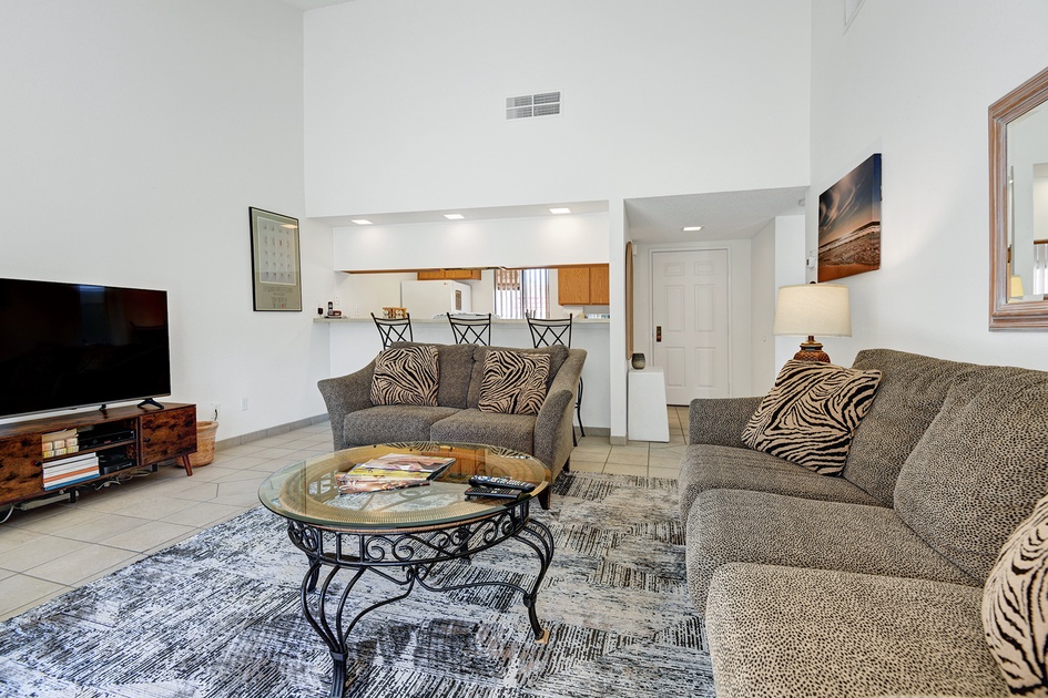 LIVING SPACE REVERSE.jpg mls