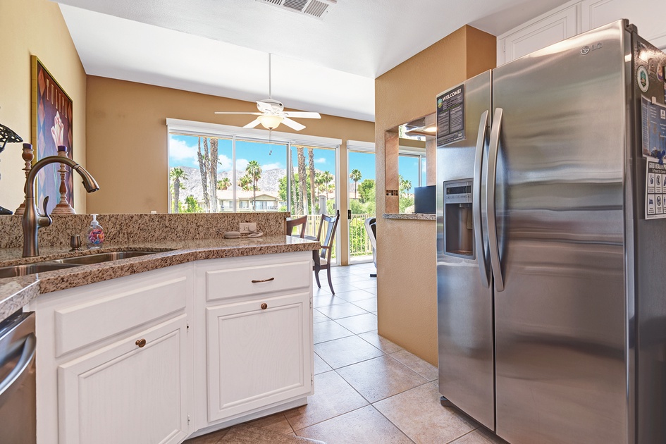KITCHEN REEVERSE.jpg mls