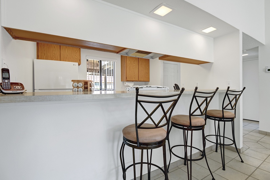 KITCHEN BAR TOP REVERSE.jpg mls