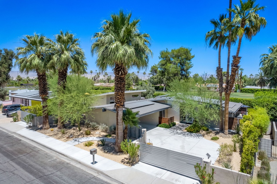 The Brentwood  4 Bedroom House in Palm Springs, CA