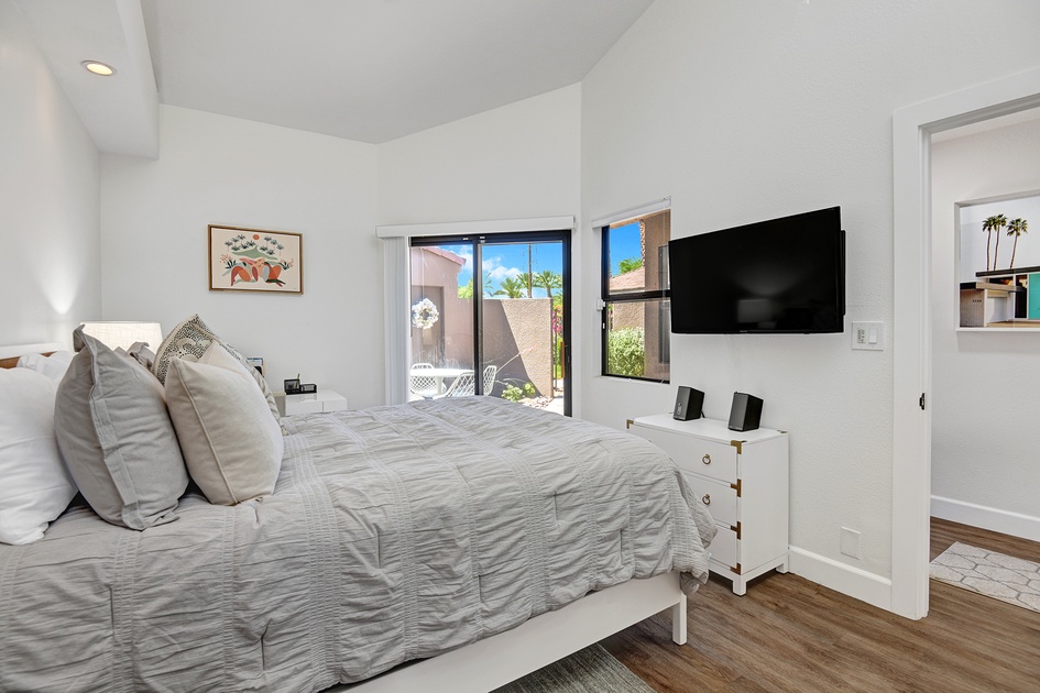 BEDROOM 2