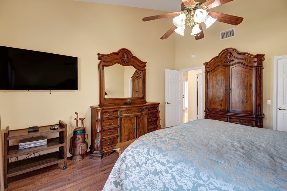GUEST BEDROOM CONTINUED.jpg mls