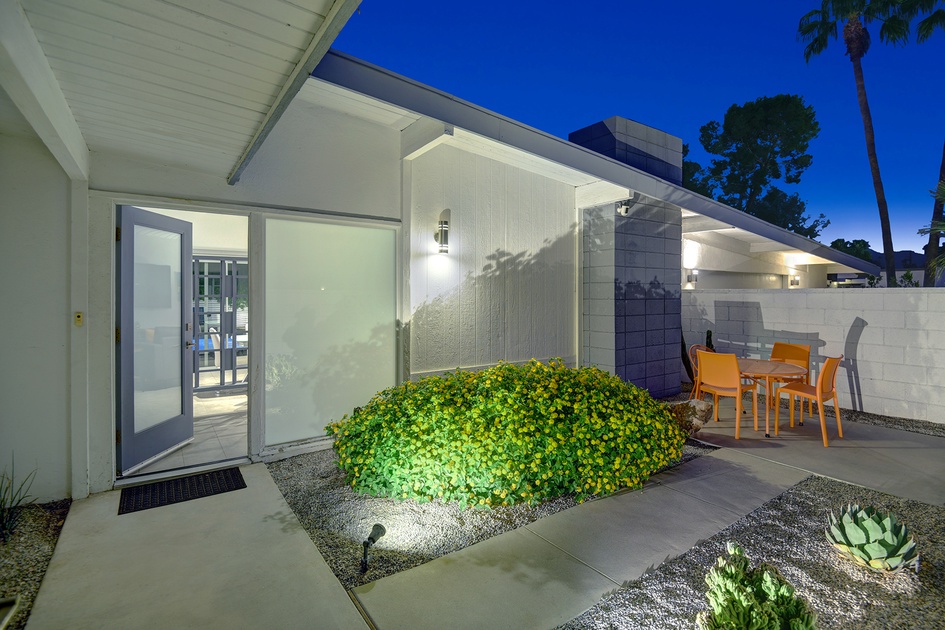 NIGHT COURTYARD