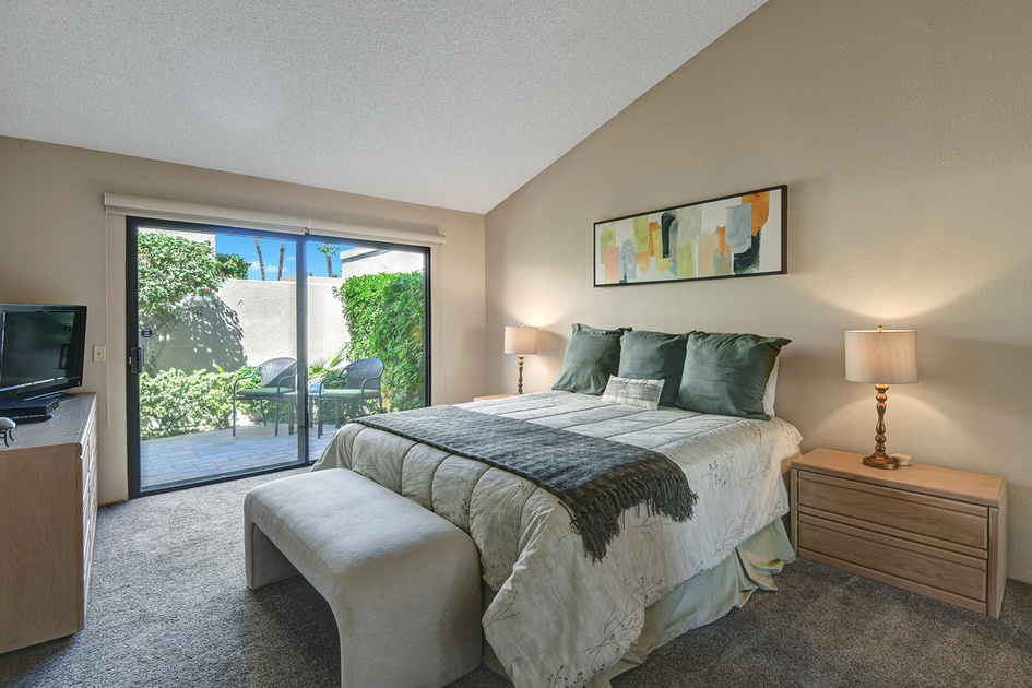 MAIN BEDROOM