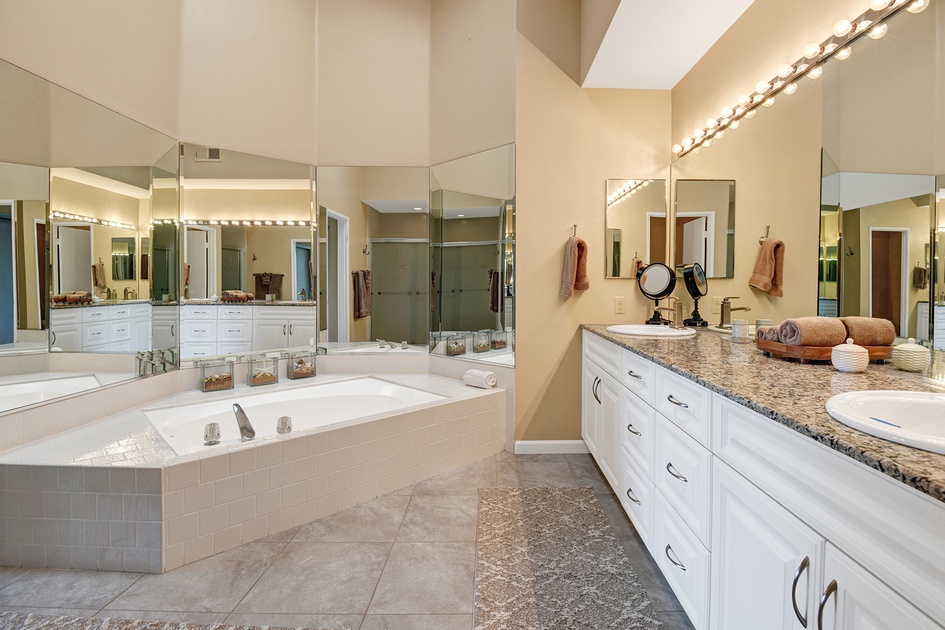 MAIN BATHROOM CONTINUED