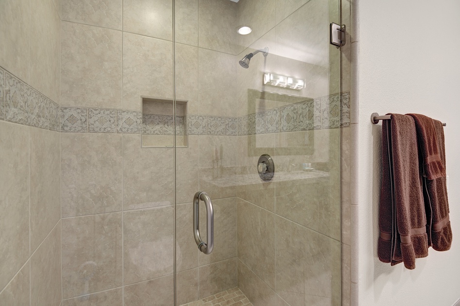 GUEST SHOWER