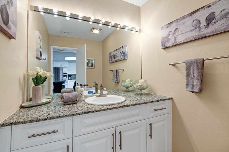 POWDER ROOM