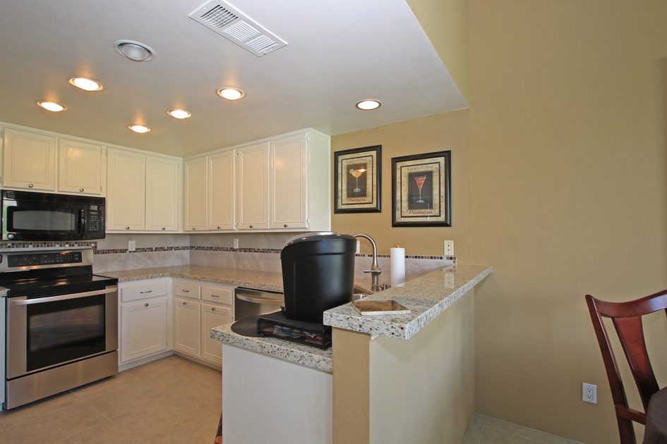 Kitchen & Coffee Maker