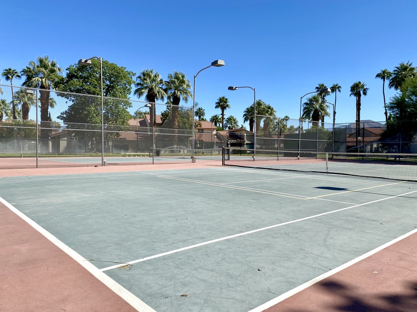 Mountain Shadows tennis courts
