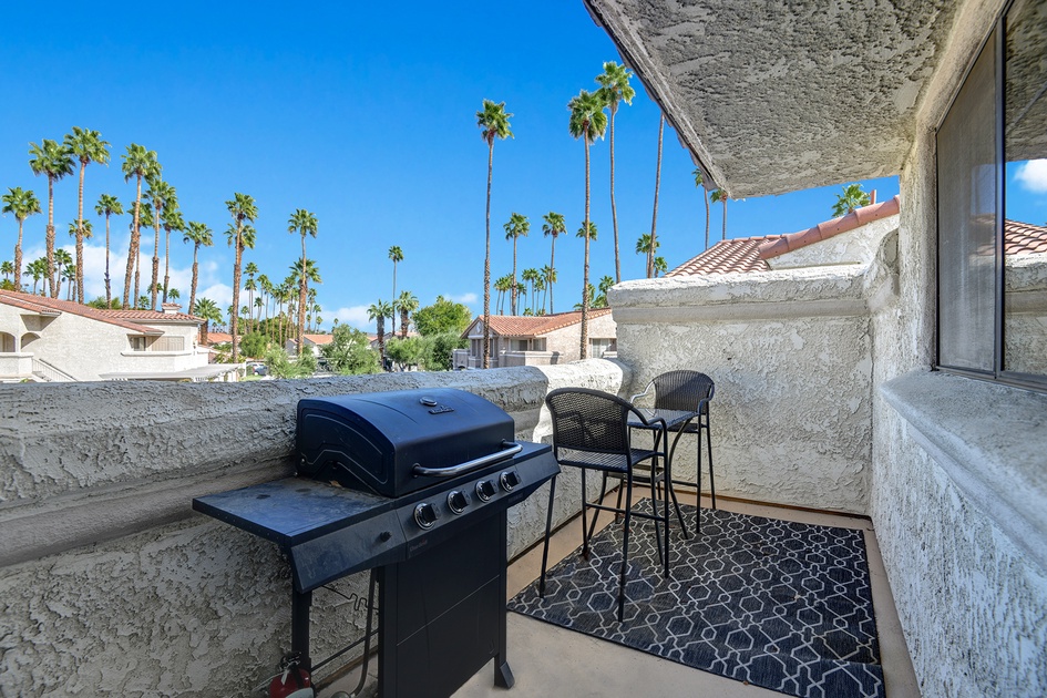 GUEST PATIO.jpg mls