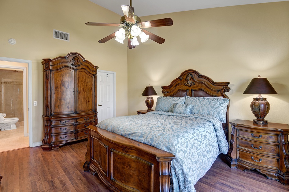 GUEST BEDROOM REVERSE.jpg mls