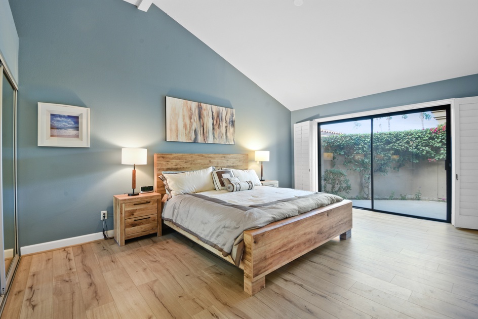 Queen Bed