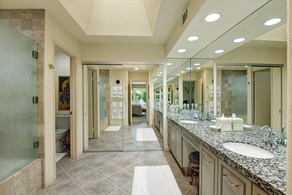 MAIN BATHROOM