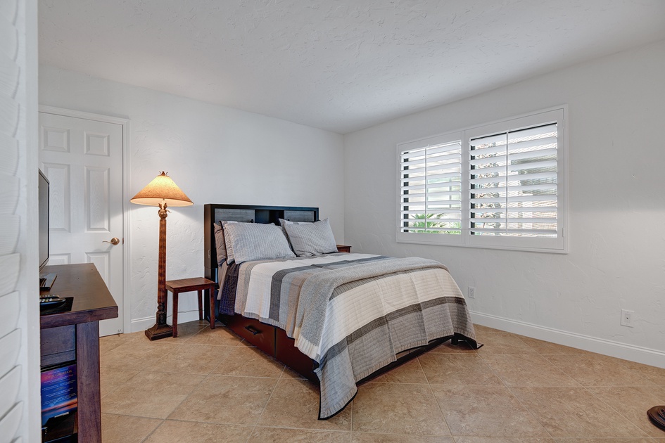 BEDROOM 1.jpg mls