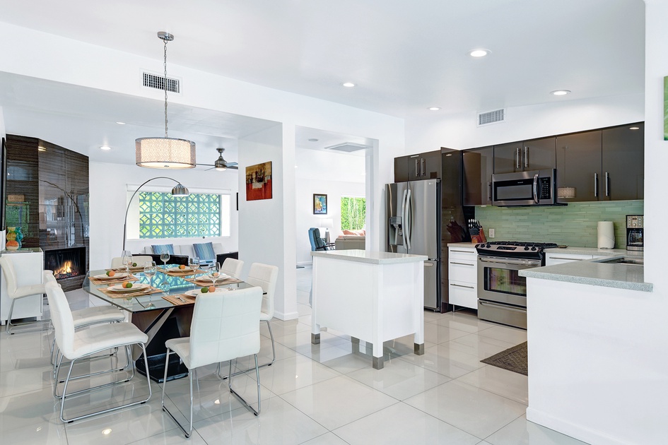 DINING SPACE TO KITCHEN