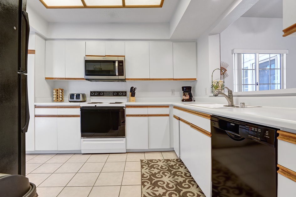 KITCHEN.jpg mls