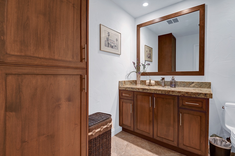 POWDER ROOM.jpg mls
