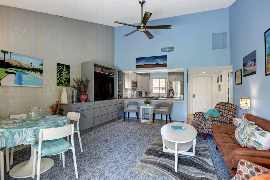 LIVING ROOM REVERSE.jpg mls