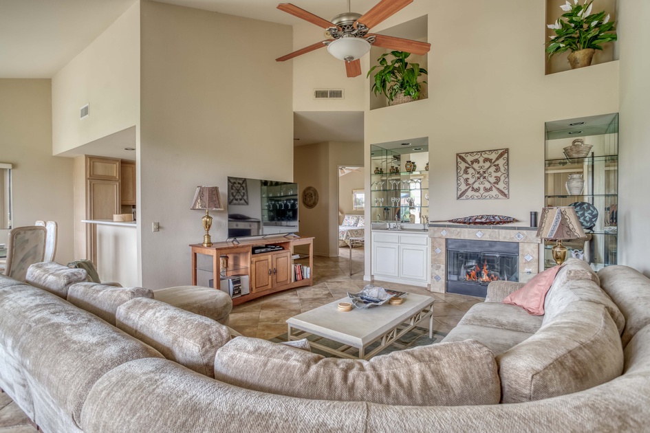Living Room with fireplace