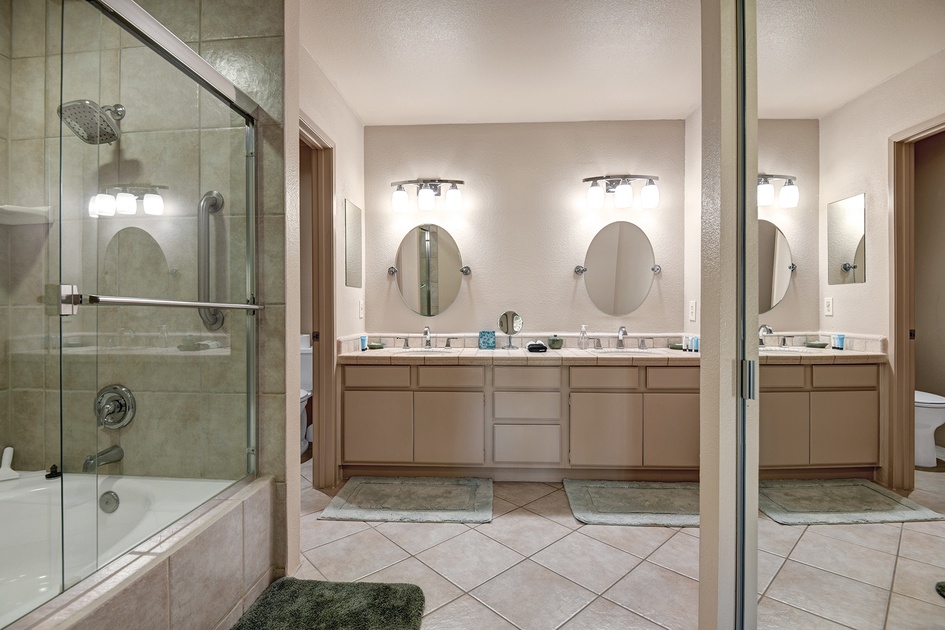 MAIN BATHROOM