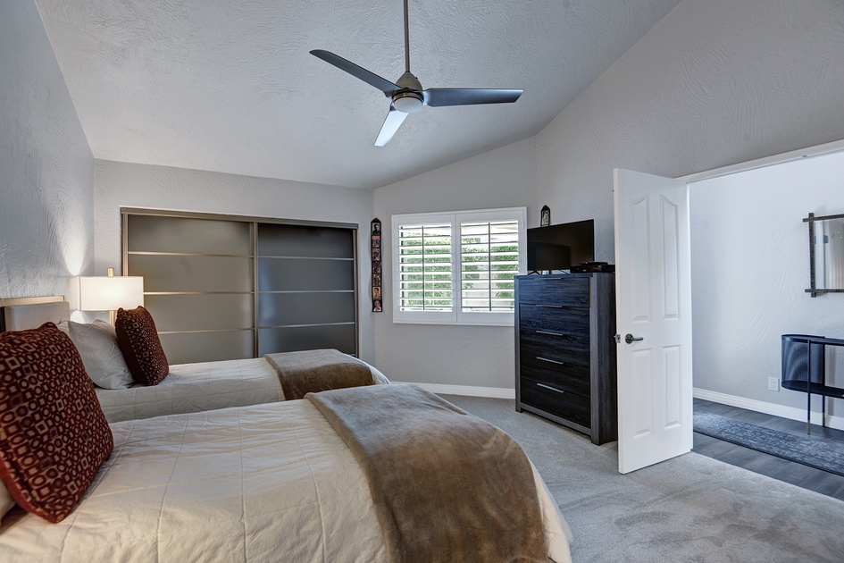 BEDROOM 1
