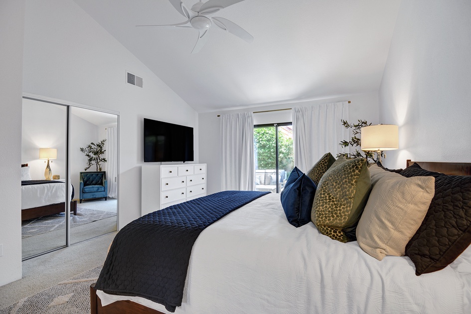 V3947- Greens and Dreams- Meredith Lodging