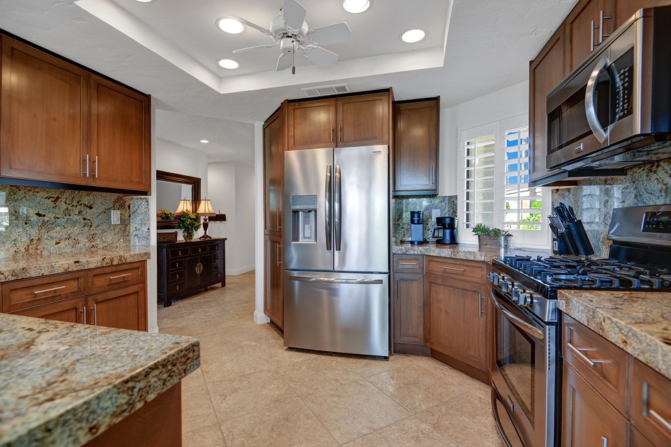 KITCHEN CONTINUED.jpg mls