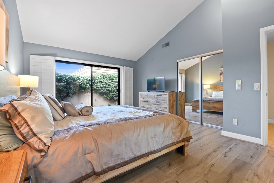 Queen Bed