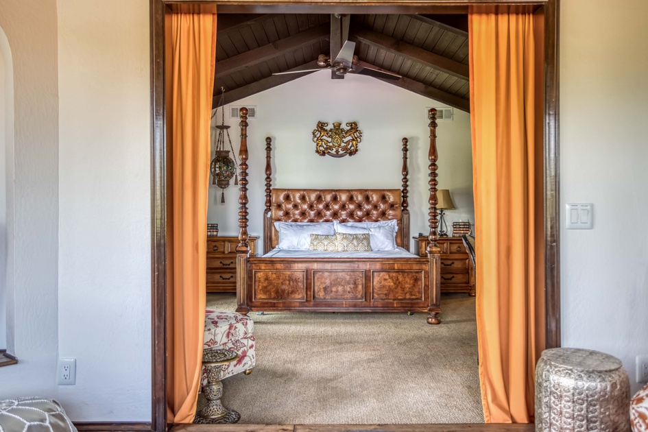 Casa Grande-Primary Bedroom bed facing