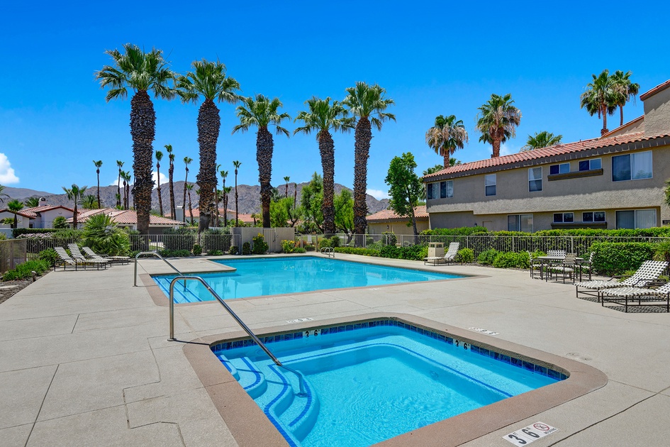 COMMUNITY POOL.jpg mls
