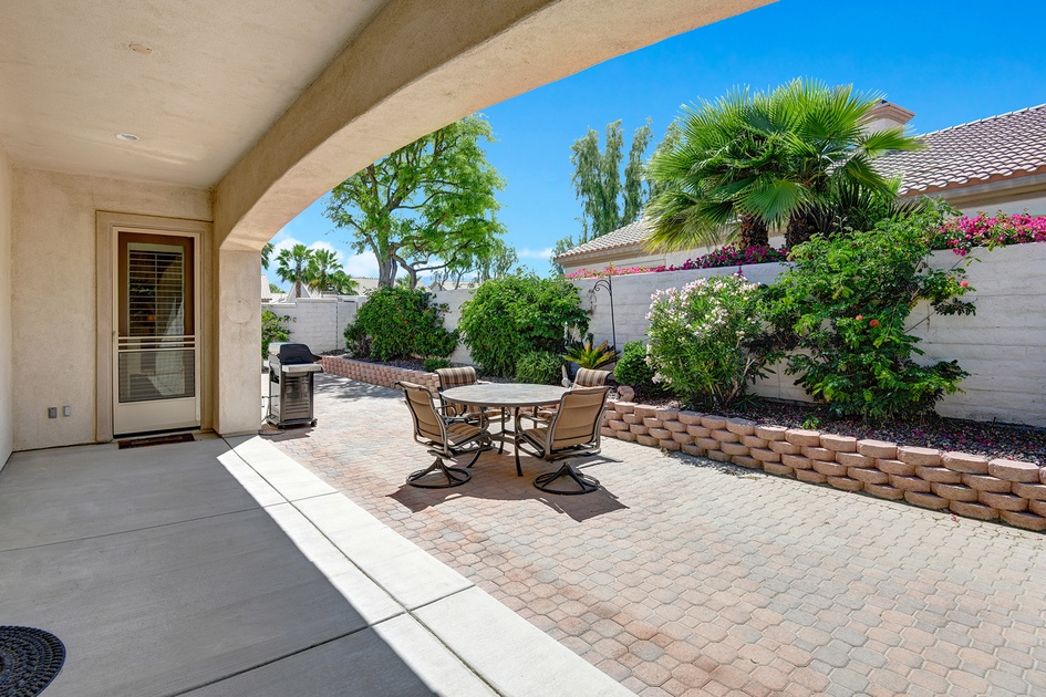 COVERED PATIO.jpg mls