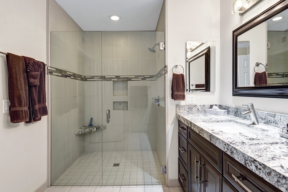 MAIN BATHROOM