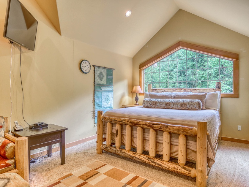 Zigzag Mountain Lodge | 3 Bedroom Cabin in Rhododendron, OR