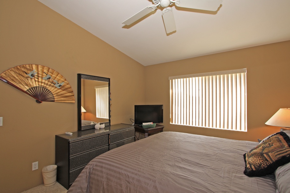 Queen Bedroom