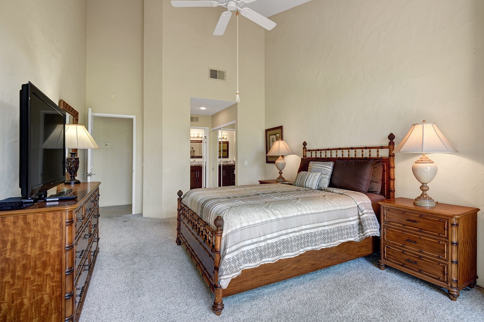 MAIN BEDROOM